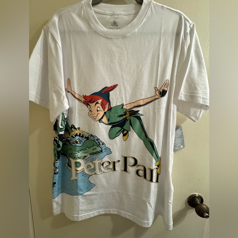 NWT Disney Peter Pan Graphic T-Shirt